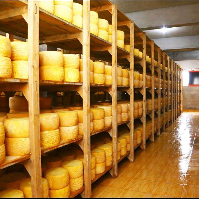 Egyptian Rumi Cheese  (price lunit ) wheel 12kw